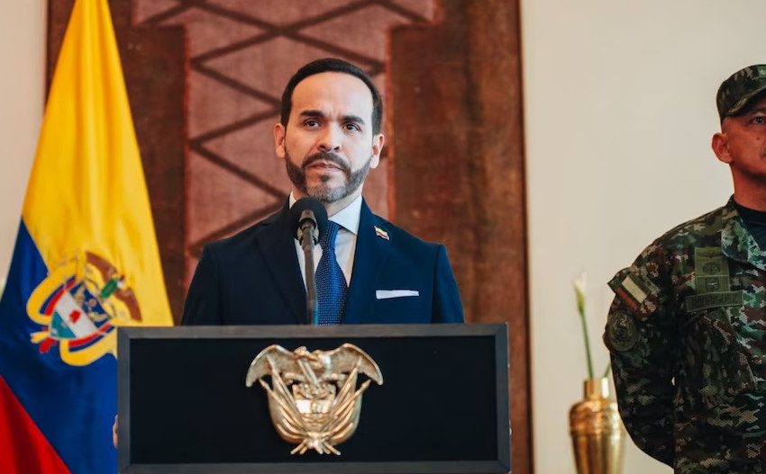  De la Espriella ratificó su respaldo a la fuerza pública tras consejo de seguridad en Barranquilla: “Nunca más serán arrodillados”