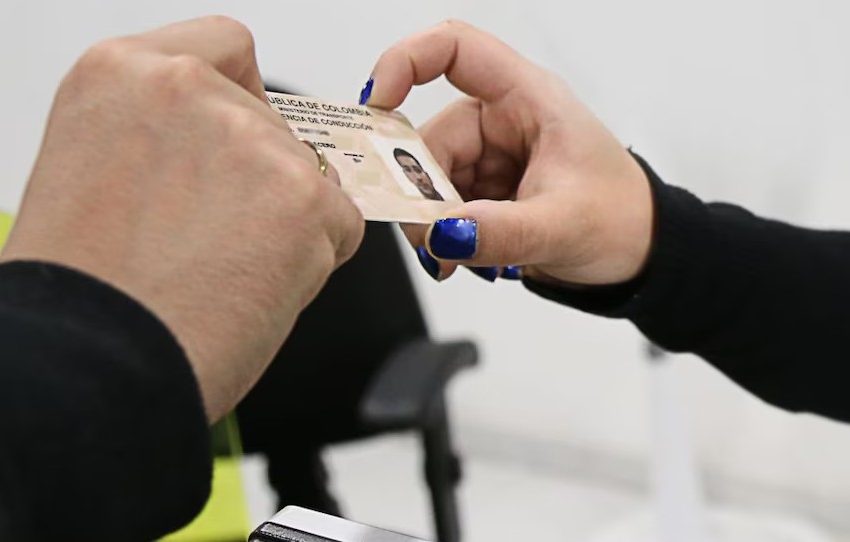  El Ministerio de Transporte suspendió la apertura de los centros Cale para licencias de conducir: ¿qué beneficios y qué impactos deja la decisión?