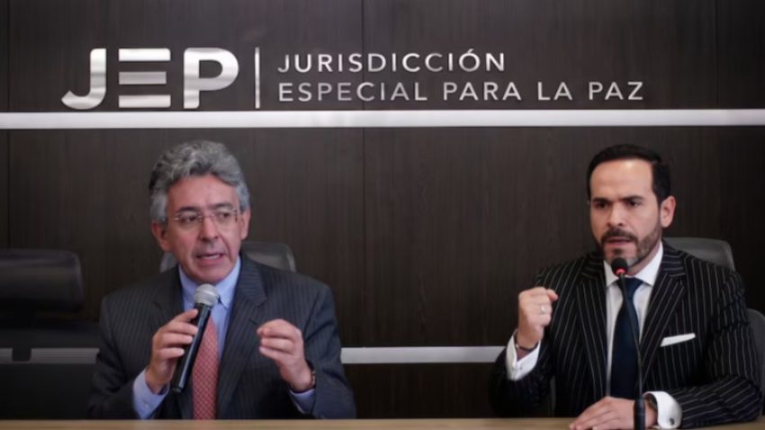  Enrique Gómez propuso reducir el presupuesto de la JEP en $100.000 millones y Abelardo de la Espriella dio su visto bueno: “Cúmplase”